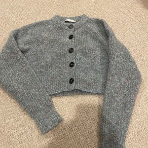 Super cute Zara crop sweater